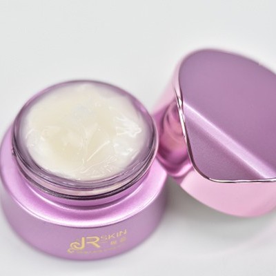 眼周圍有脂肪?？梢赃@樣做！