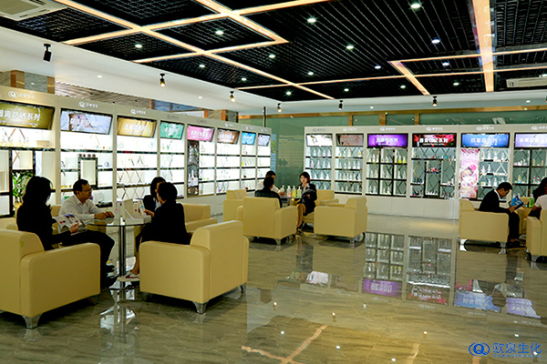 購買化妝品為何要堅持去實體店？